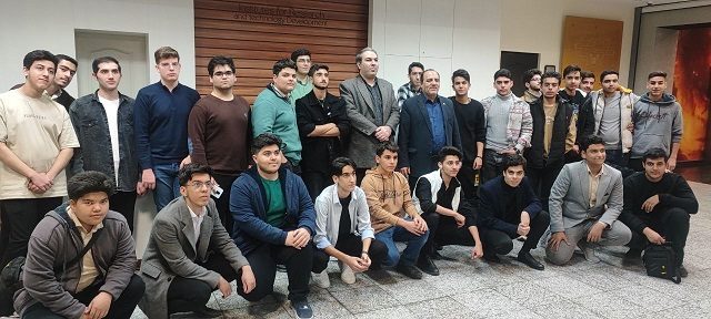 بازدید دانش آموزان نخبه استان قم از پارک