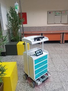 تیم فناور ربوپلی تکنیک ایران، مستقر در پارک علم و فناوری دانشگاه صنعتی امیرکبیر موفق به طراحی و ساخت یک ربات ترولی بیمارستانی شد.